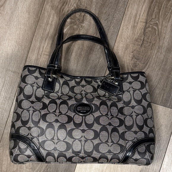 Coach Peyton Shopper Carryall Cavas Tote - Picture 4 of 16